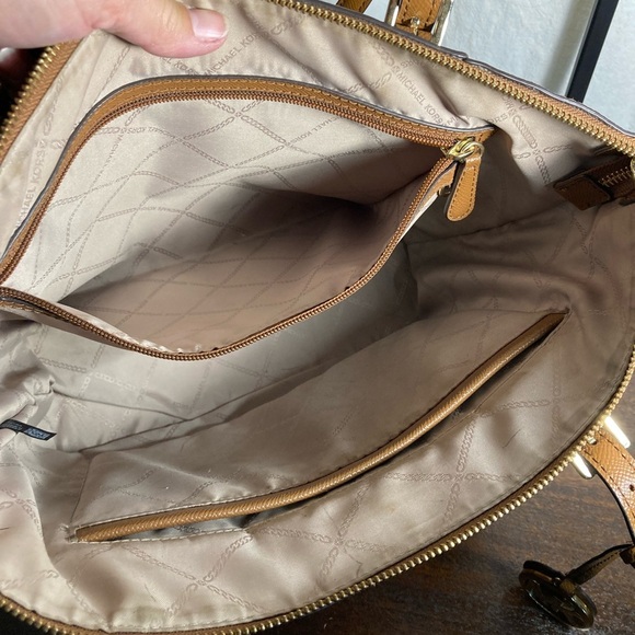 Michael Kors Tan Leather Tote  shoulderBag - Picture 10 of 10